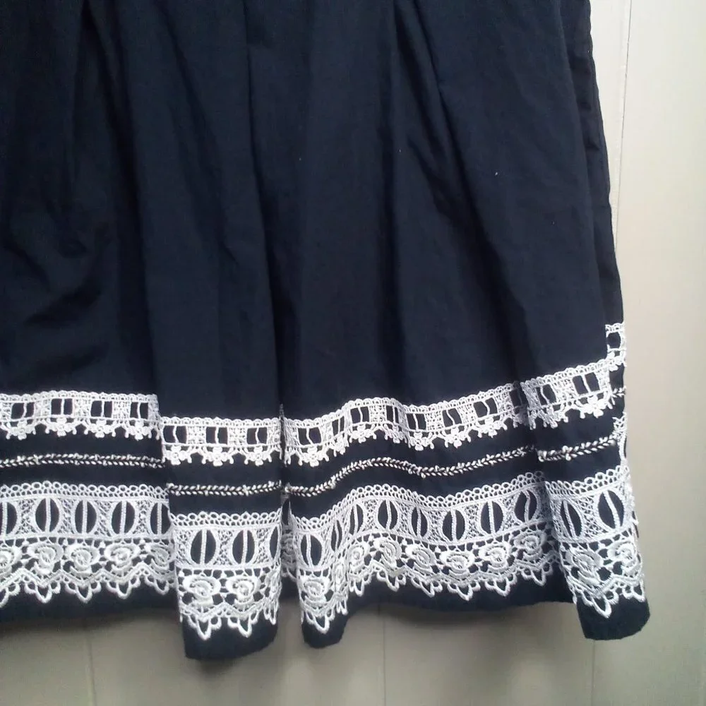New York & Company Skirt 2 Black White Embroidery Cotton
